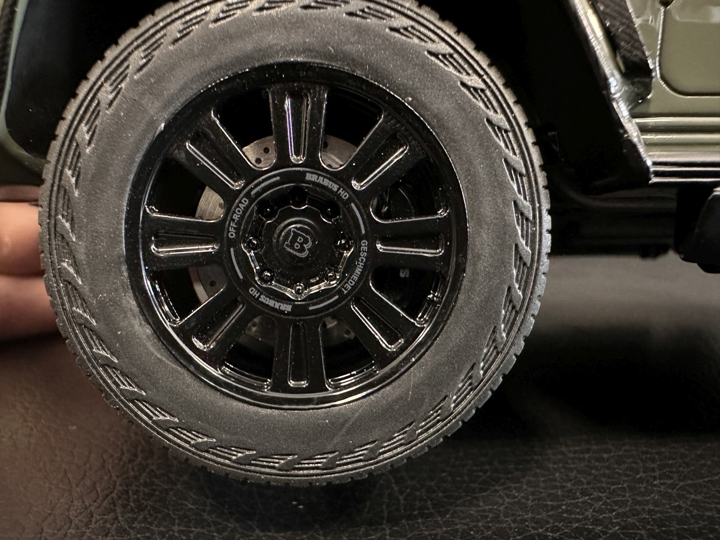 Mercedes Benz G Klasse BRABUS G800 4x4 green Limitiert 094/504 1:18 GT Spirit CLDC036  Мерцедес Бенц Г Класа зелен Лимитирана