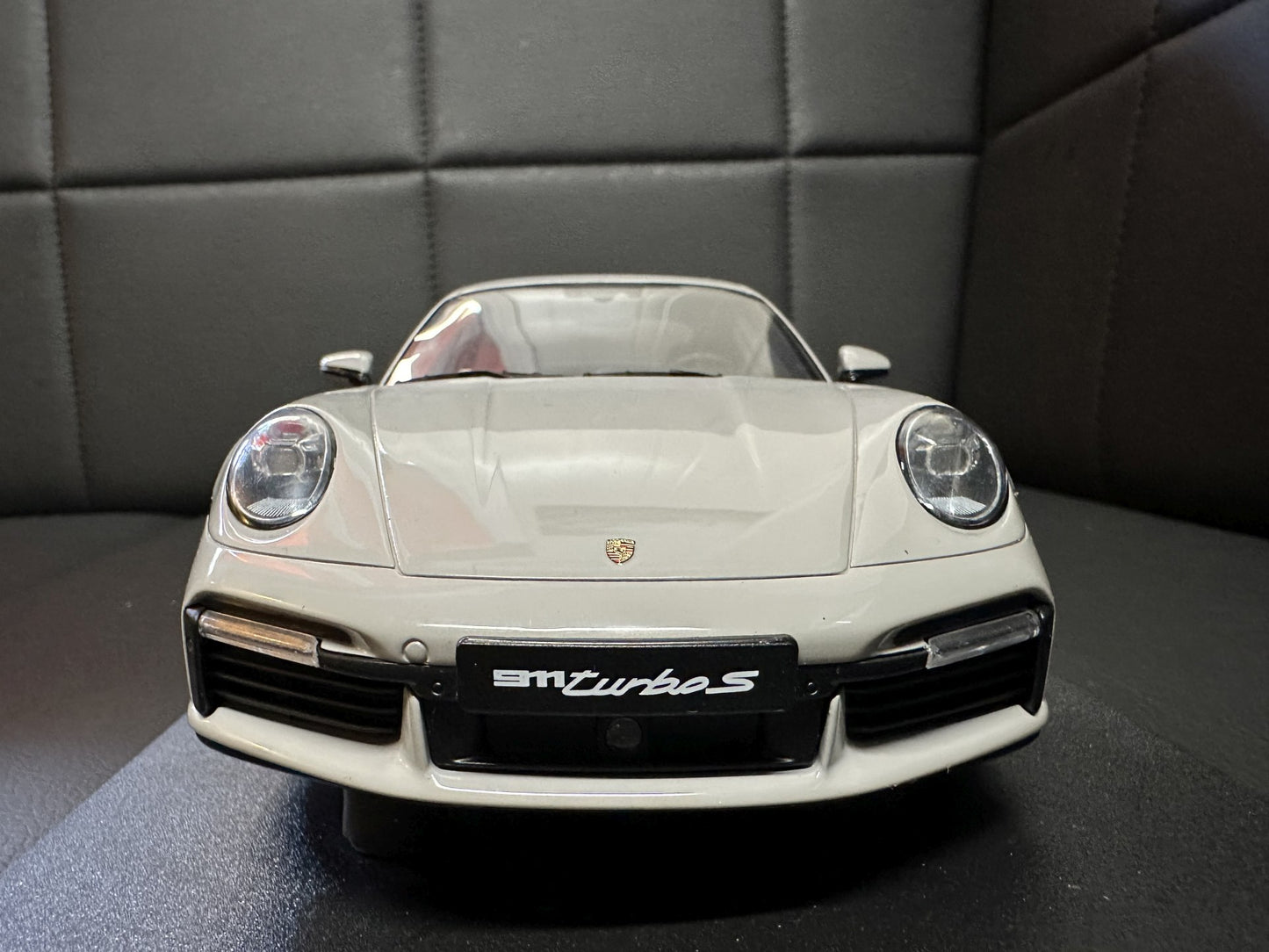 Porsche 911 Turbo S 992 grey Limitiert 1:18 GT Spirit GT431 Порше 911 Турбо С сив Лимитирана