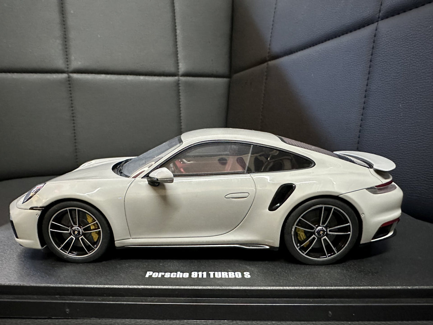 Porsche 911 Turbo S 992 grey Limitiert 1:18 GT Spirit GT431 Порше 911 Турбо С сив Лимитирана