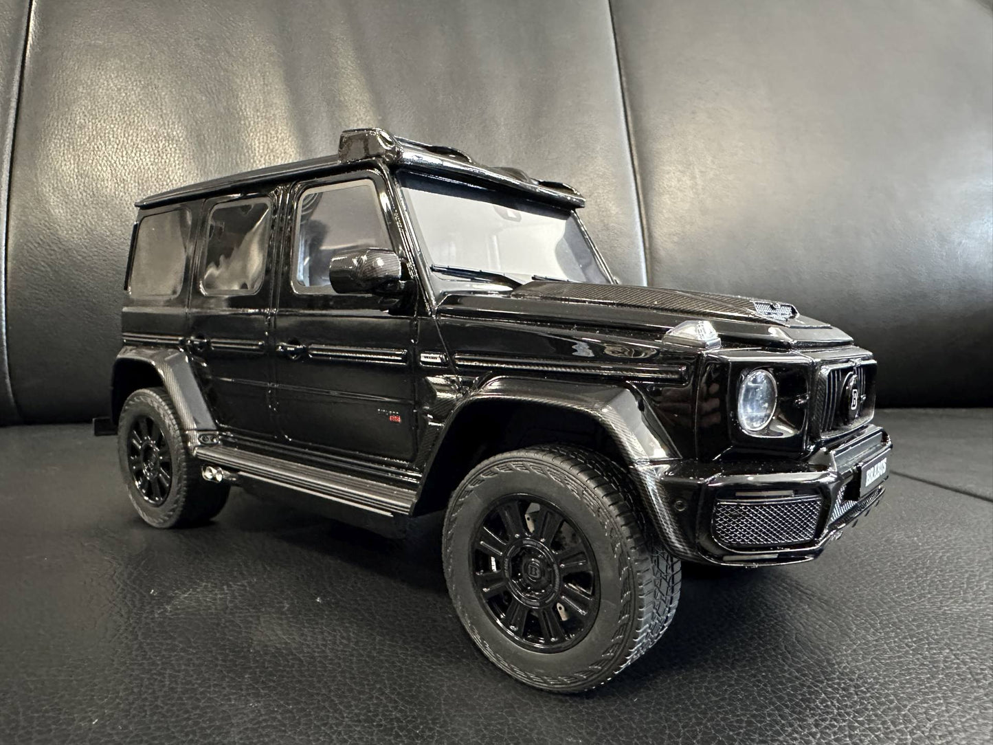 Mercedes Benz G Klasse BRABUS G800 4x4 Super Black Limitiert 321/999 1:18 GT Spirit GT500  Мерцедес Бенц Г Класа черен Лимитирана