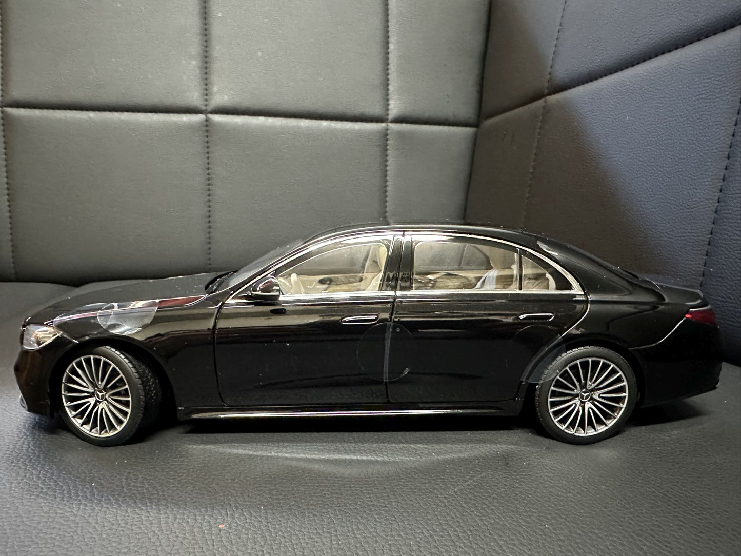 Mercedes Benz S Klasse W223 black 1:18 NOREV 183801  Мерцедес Бенц С Класа черен