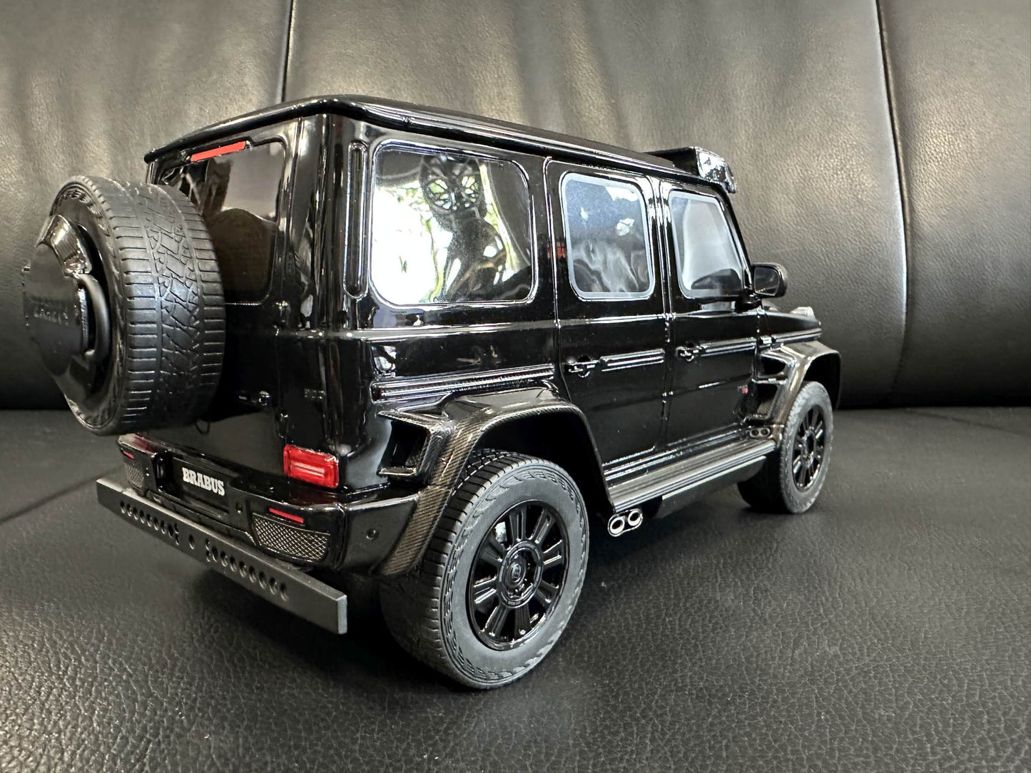 Mercedes Benz G Klasse BRABUS G800 4x4 Super Black Limitiert 321/999 1:18 GT Spirit GT500  Мерцедес Бенц Г Класа черен Лимитирана
