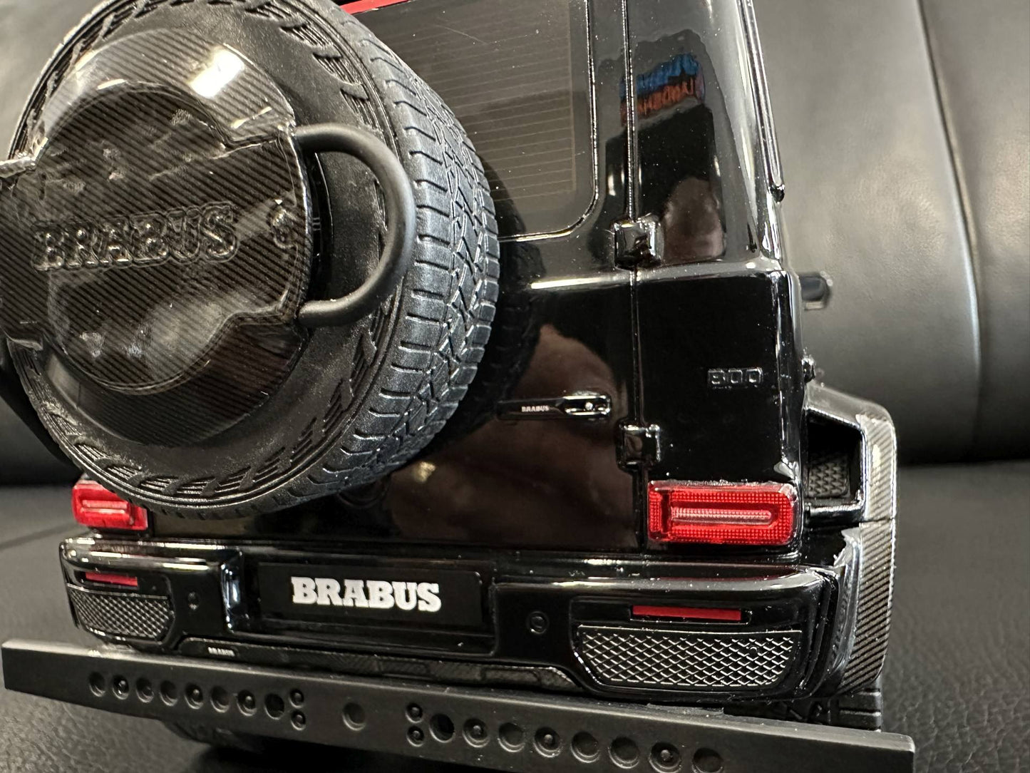 Mercedes Benz G Klasse BRABUS G800 4x4 Super Black Limitiert 321/999 1:18 GT Spirit GT500  Мерцедес Бенц Г Класа черен Лимитирана