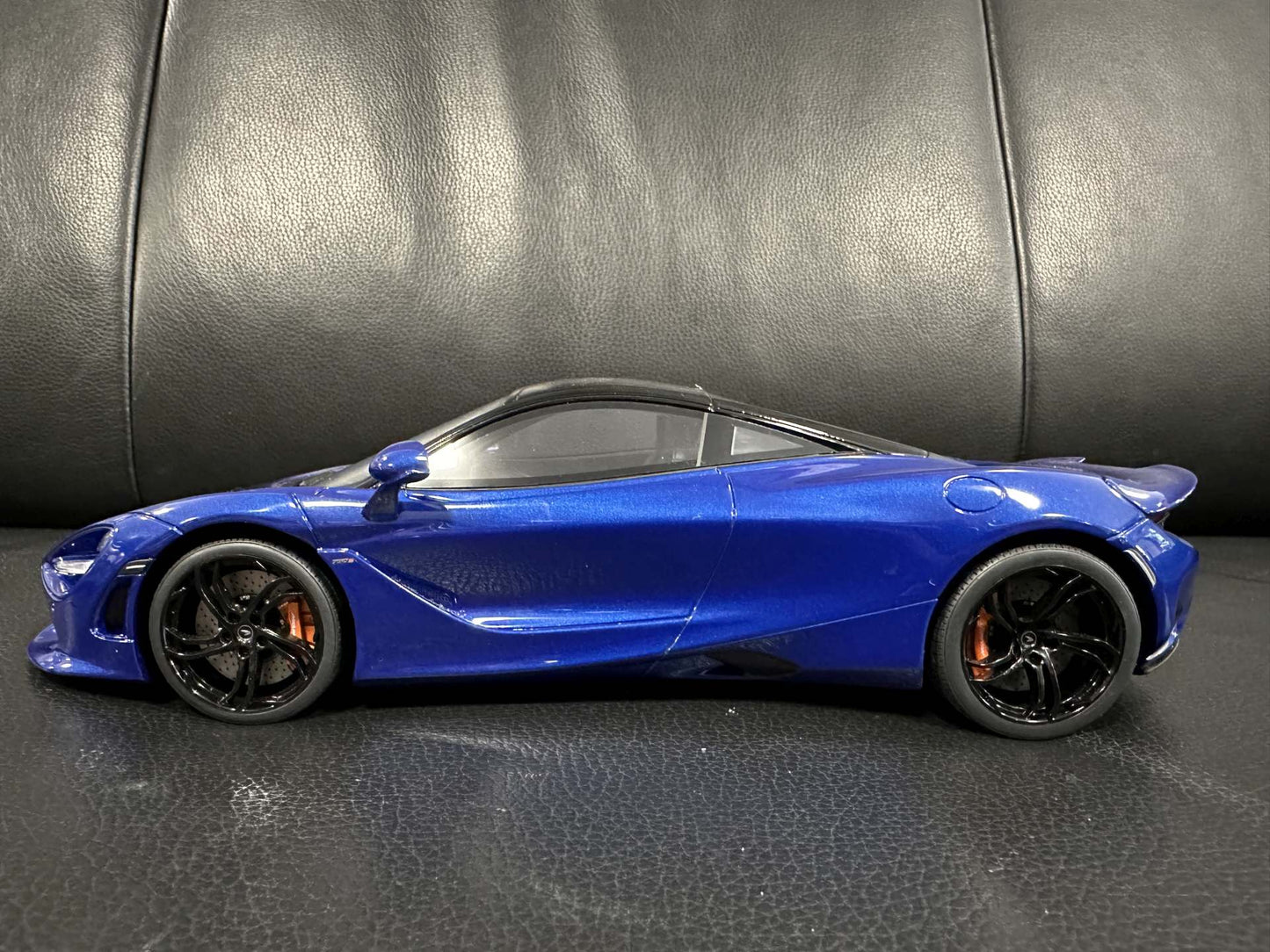 Mclaren 750S Coupe blue Limitiert 30/999 1:18 GT Spirit GT458 Макларън 750С Купе Лимитирана син
