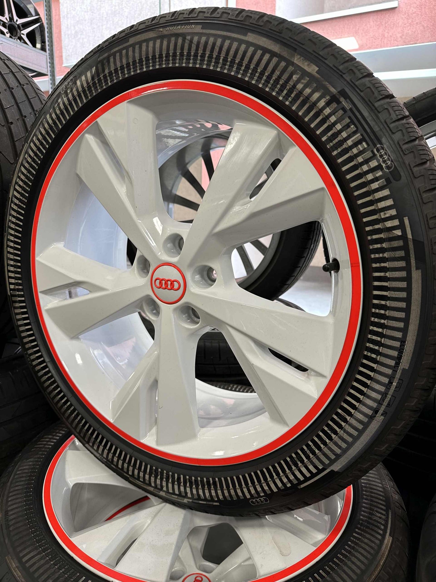 Оригинал Уникат Audi SQ4 Q4 Etron F4 20 Zoll Ауди SQ4 Q4 Etron  Алуминиеви джанти 20 цола зимен комплект зимни гуми