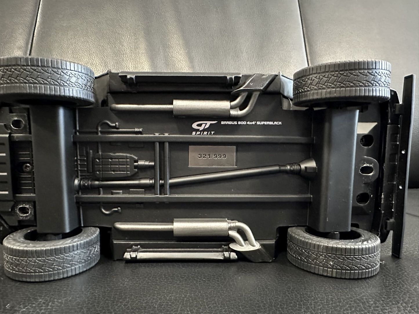 Mercedes Benz G Klasse BRABUS G800 4x4 Super Black Limitiert 321/999 1:18 GT Spirit GT500  Мерцедес Бенц Г Класа черен Лимитирана