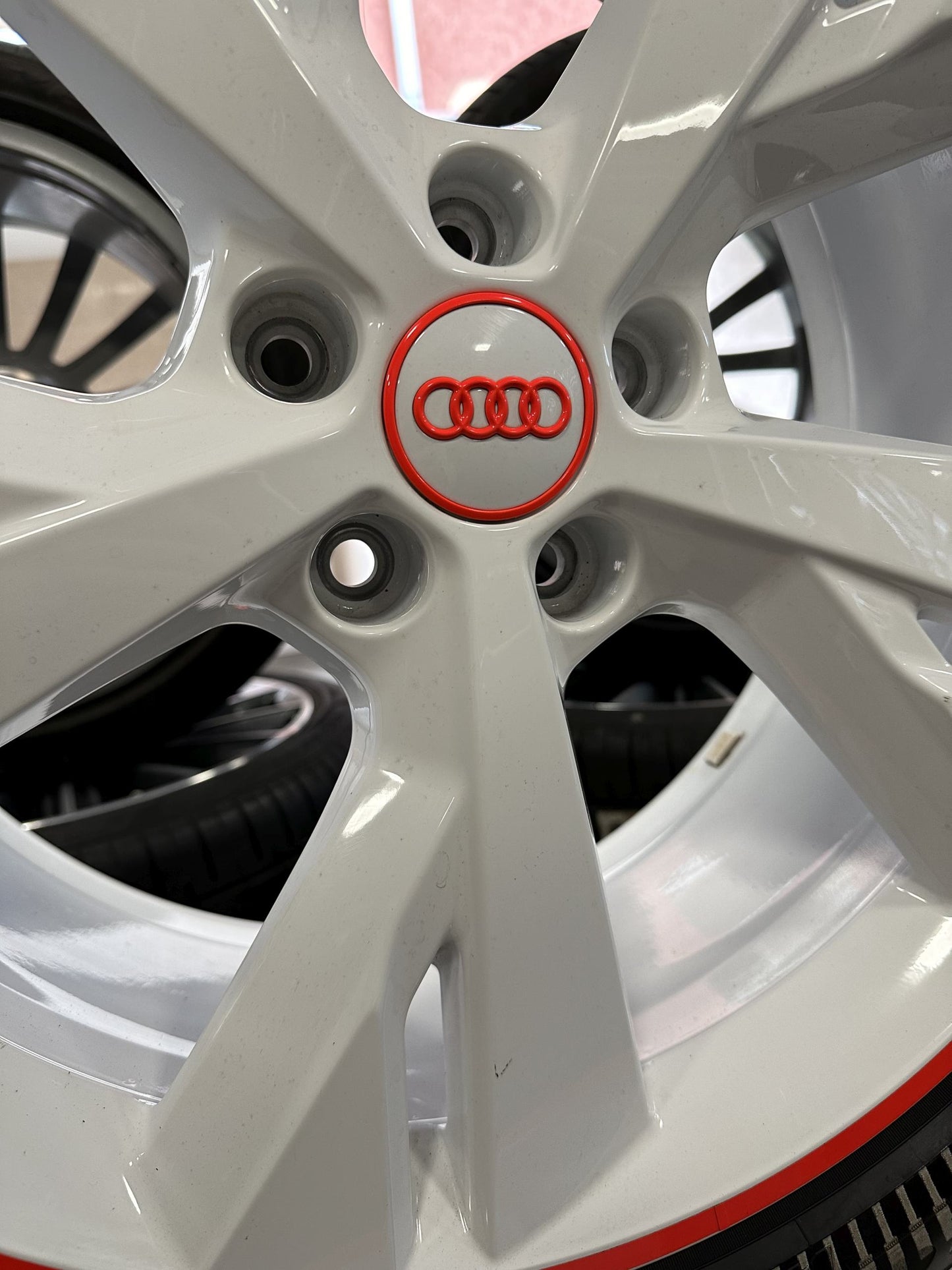 Оригинал Уникат Audi SQ4 Q4 Etron F4 20 Zoll Ауди SQ4 Q4 Etron  Алуминиеви джанти 20 цола зимен комплект зимни гуми