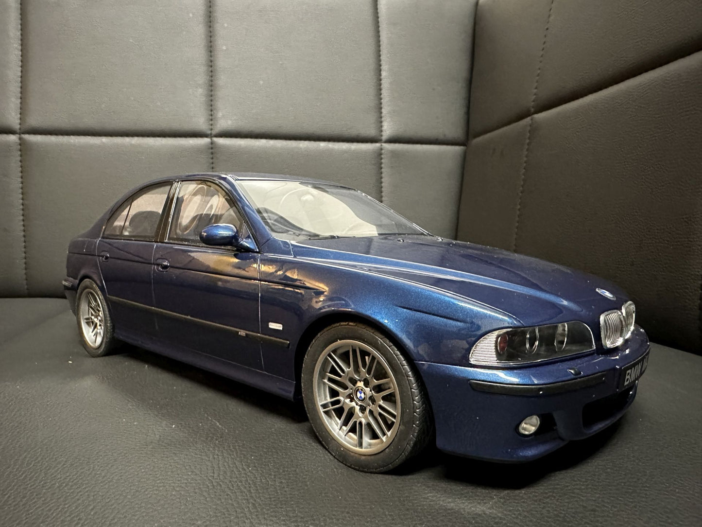 Bmw M5 E39 Sedan blue Limitiert 1289/2000 1:12 OTTO G073 Бмв M5 Е39 син Лимитирана