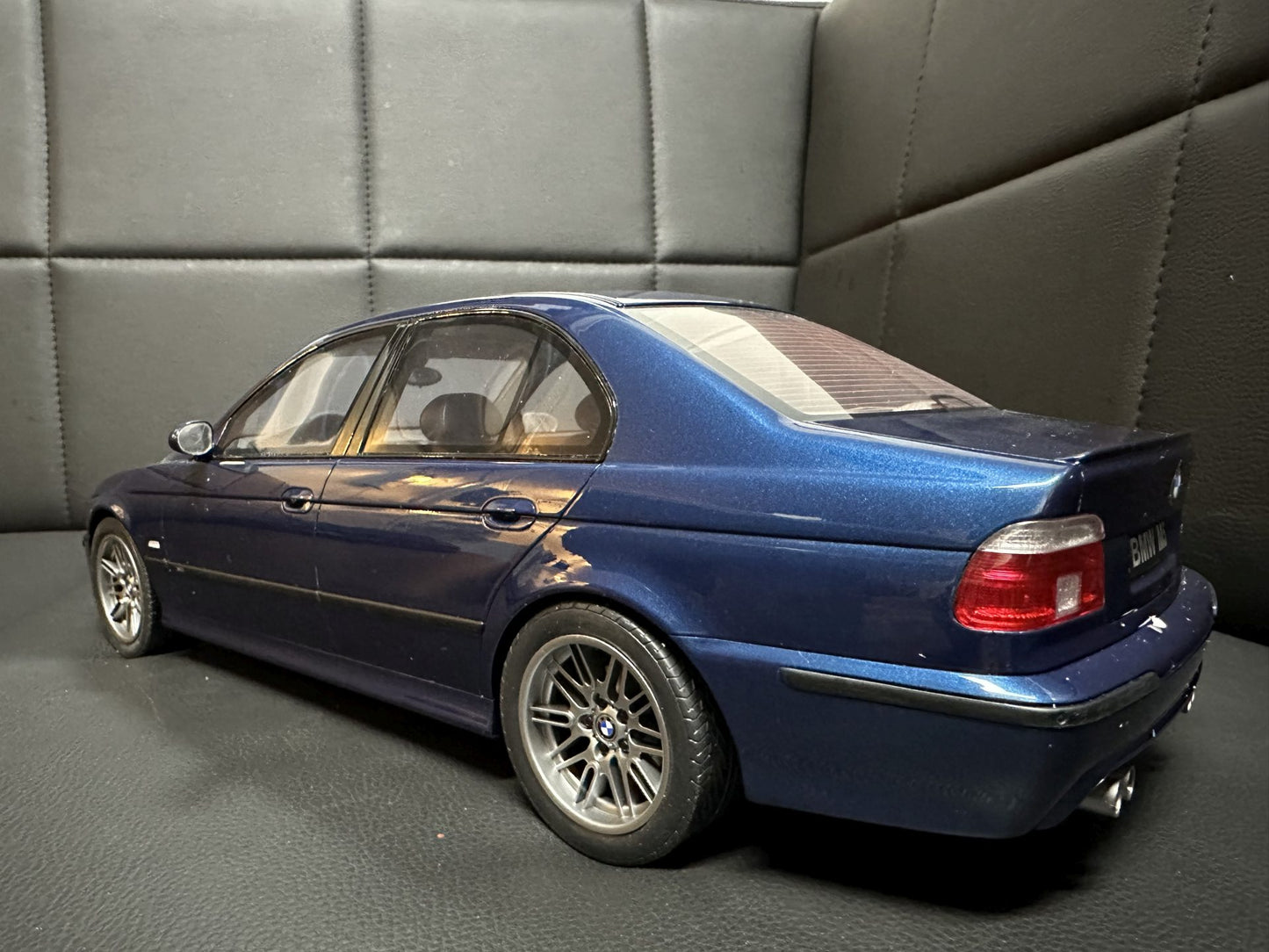 Bmw M5 E39 Sedan blue Limitiert 1289/2000 1:12 OTTO G073 Бмв M5 Е39 син Лимитирана
