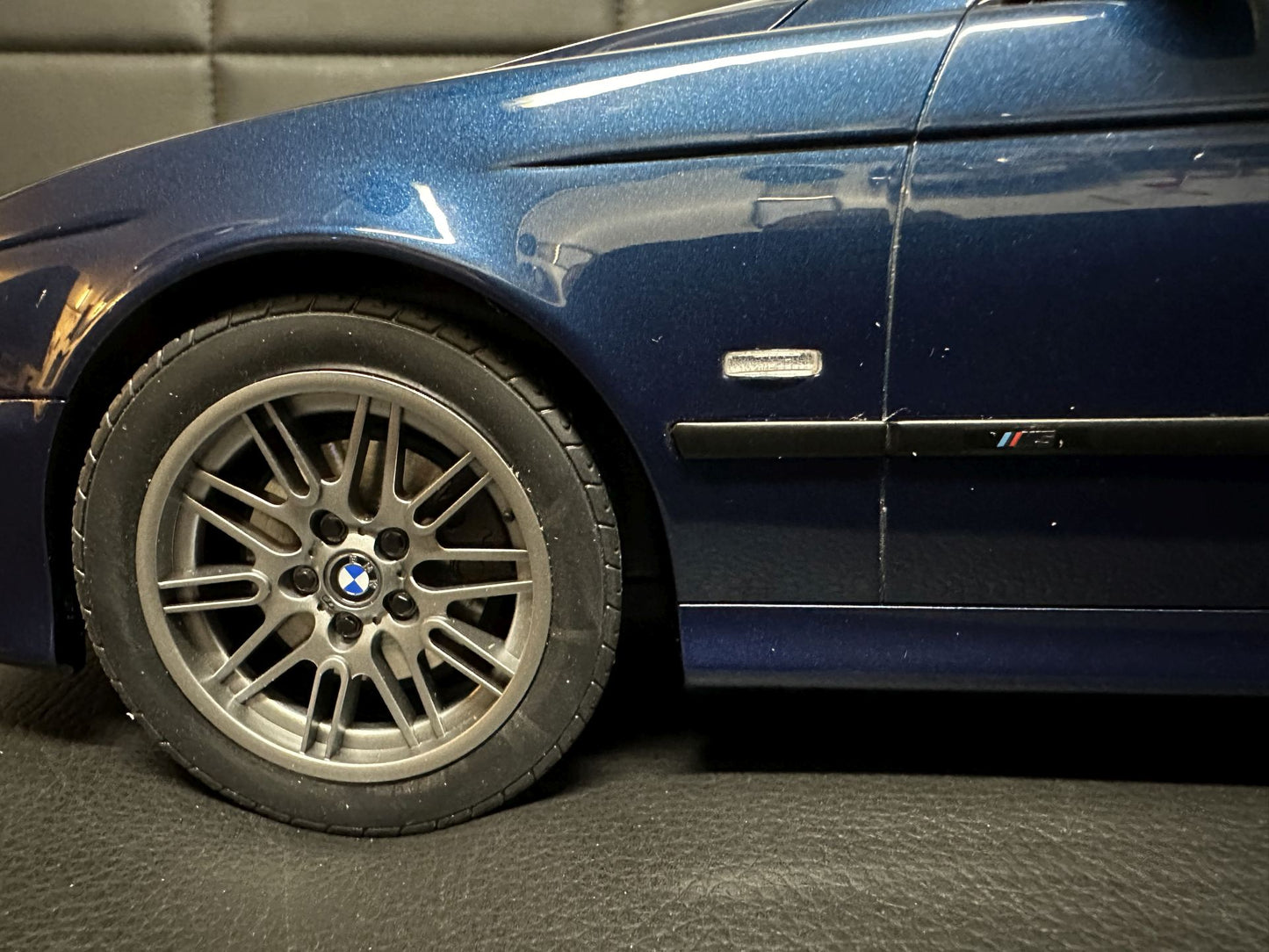 Bmw M5 E39 Sedan blue Limitiert 1289/2000 1:12 OTTO G073 Бмв M5 Е39 син Лимитирана