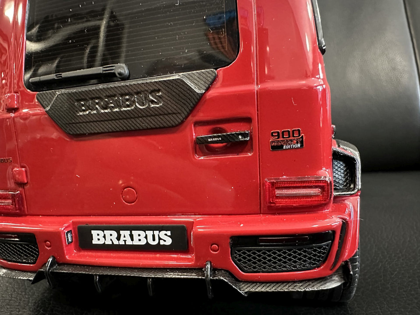 Mercedes Benz G Klasse BRABUS 900 Rocket red Limitiert 0081/1200 1:18 GT Spirit GT897  Мерцедес Бенц Г Класа червен Лимитирана