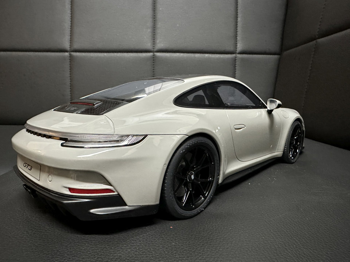 Porsche 911 (992) GT3 Touring Coupe grey Limitiert 122/911 1:12 GT Spirit GT460 Порше ГТ3 сив Лимитирана