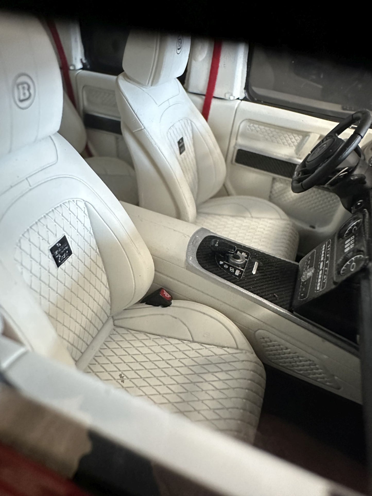 Mercedes Benz G Klasse BRABUS 900 Rocket red Limitiert 0081/1200 1:18 GT Spirit GT897  Мерцедес Бенц Г Класа червен Лимитирана