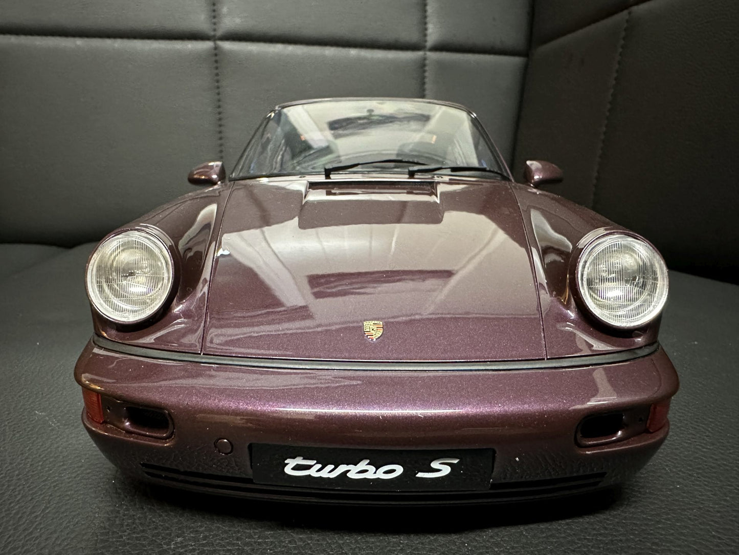 Porsche 911 (964) 3.3 Turbo S Coupe purple Limitiert 710/999 1:12 GT Spirit GT499 Порше 911 лилав Лимитирана