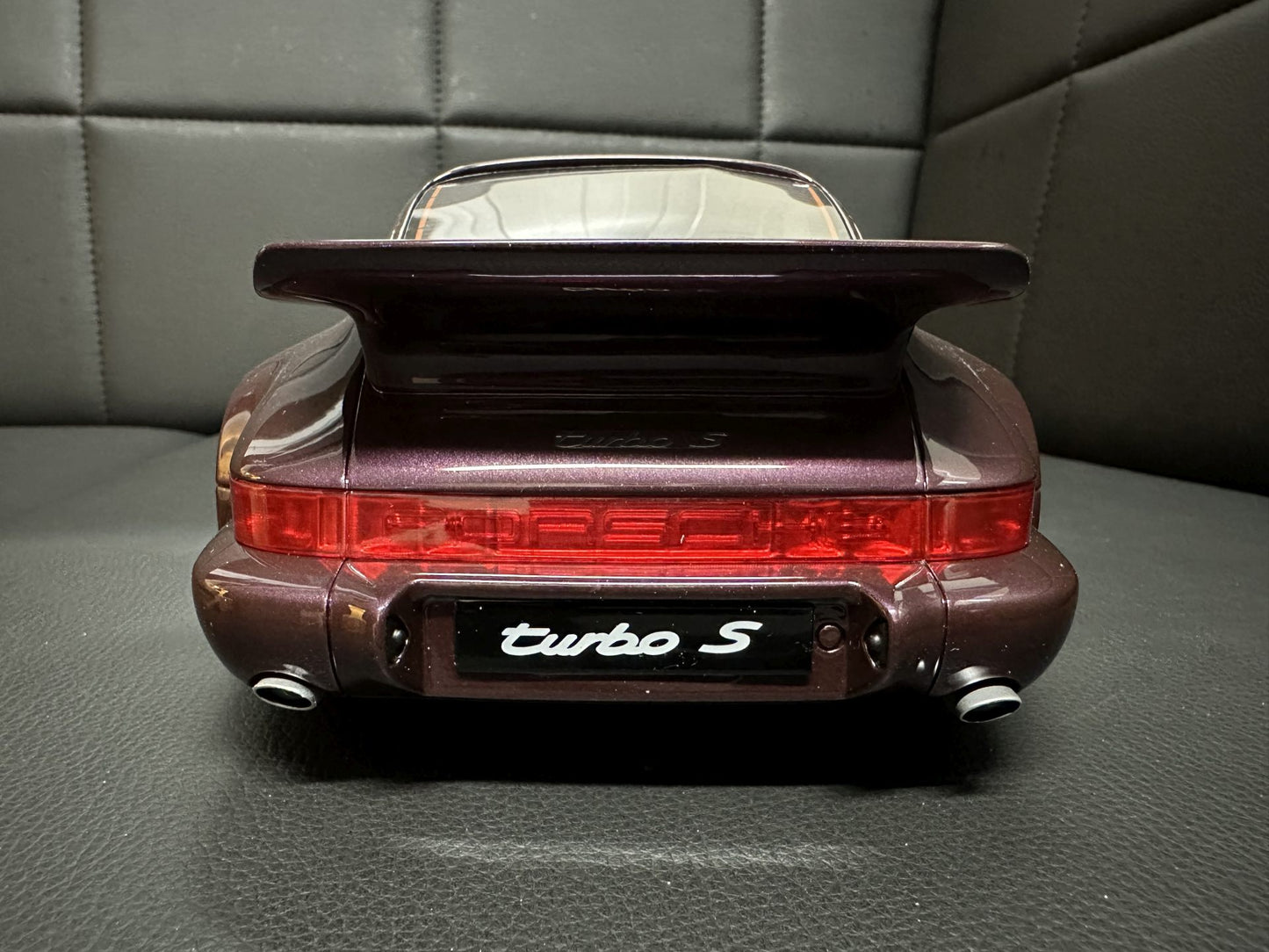 Porsche 911 (964) 3.3 Turbo S Coupe purple Limitiert 710/999 1:12 GT Spirit GT499 Порше 911 лилав Лимитирана