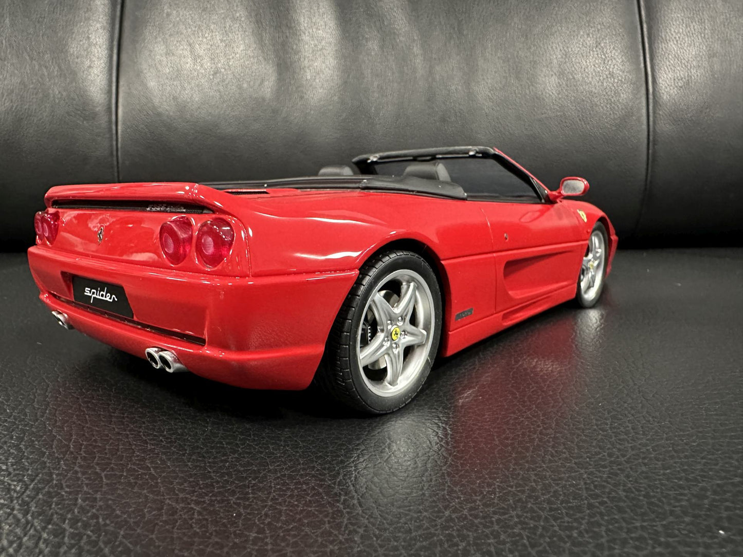 Ferrari F355 Spider Rosso Corsa red Limitiert 206/500 1:18 GT Spirit GT453 Ферари Ф355 Спайдер Кабрио червен Лимитирана