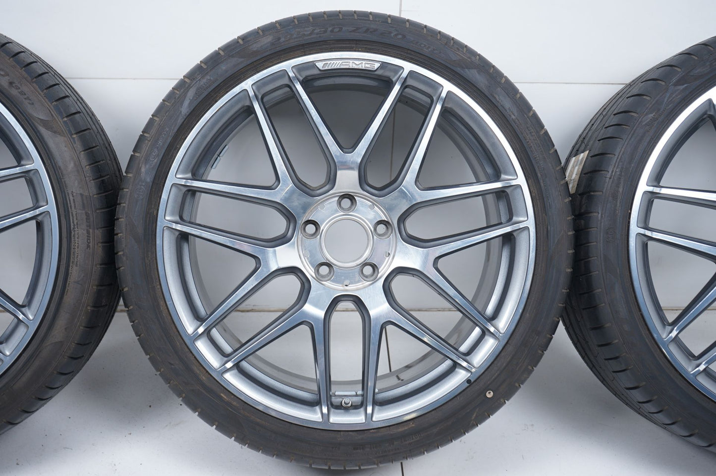 Като Нови Оригинал Mercedes E63 AMG W213 20 Zoll Мерцедес E63 AMG W213 20 цола летен комплект летни гуми