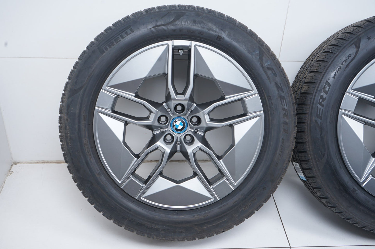 Оригинални BMW iX20 i20 20 Zoll 1002 Бмв 20 цола джанти 1002 зимен комплект зимни гуми