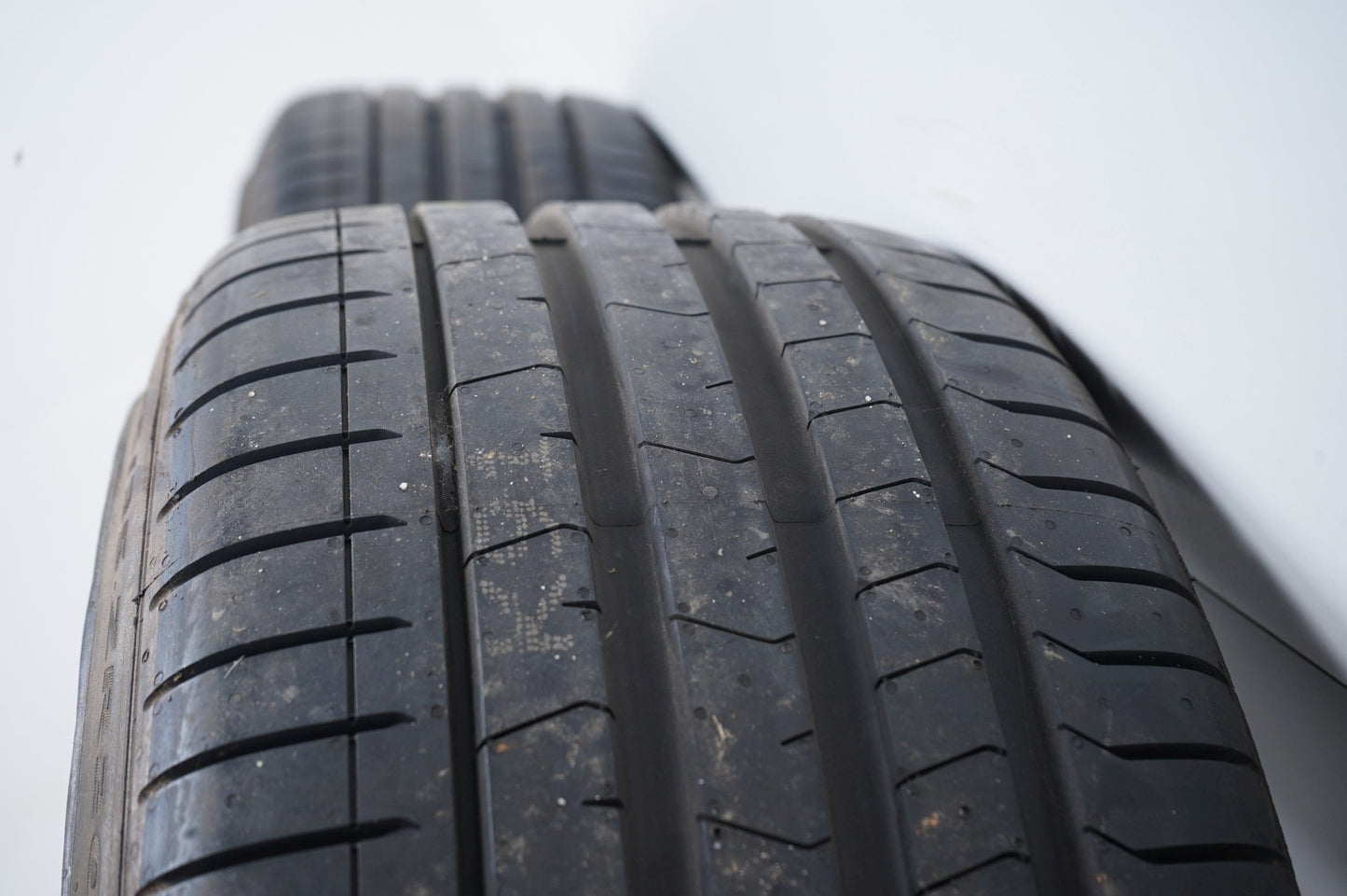 Като Нови Оригинал Mercedes E63 AMG W213 20 Zoll Мерцедес E63 AMG W213 20 цола летен комплект летни гуми