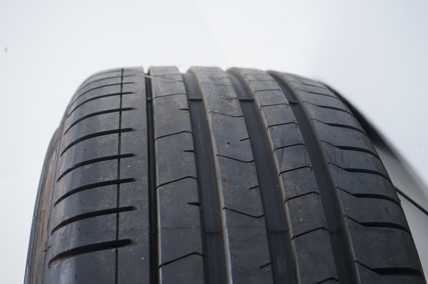 Като Нови Оригинал Mercedes E63 AMG W213 20 Zoll Мерцедес E63 AMG W213 20 цола летен комплект летни гуми