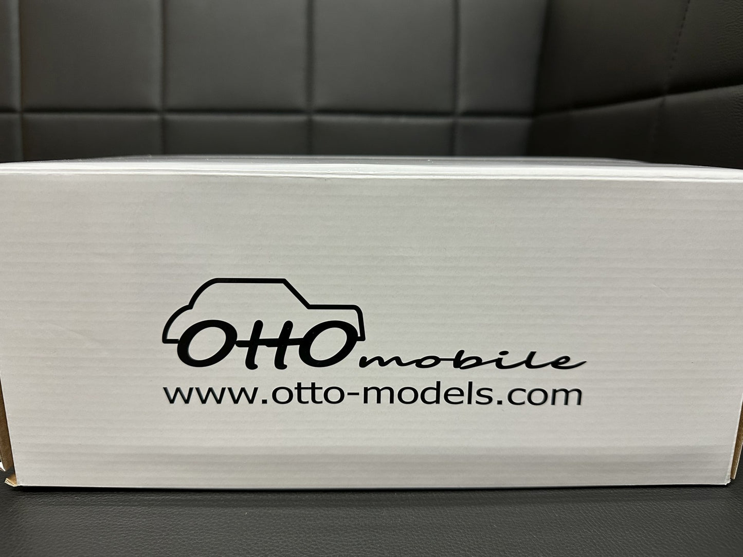 Bmw E36 Khyzyl Saleem Coupe white Limitiert 3000 1:18 OTTO OT1051 Бмв Е36 бял Лимитирана