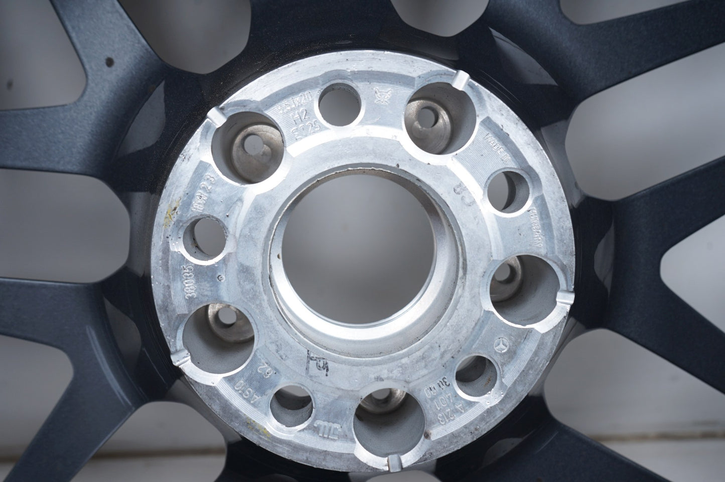 Като Нови Оригинал Mercedes E63 AMG W213 20 Zoll Мерцедес E63 AMG W213 20 цола летен комплект летни гуми