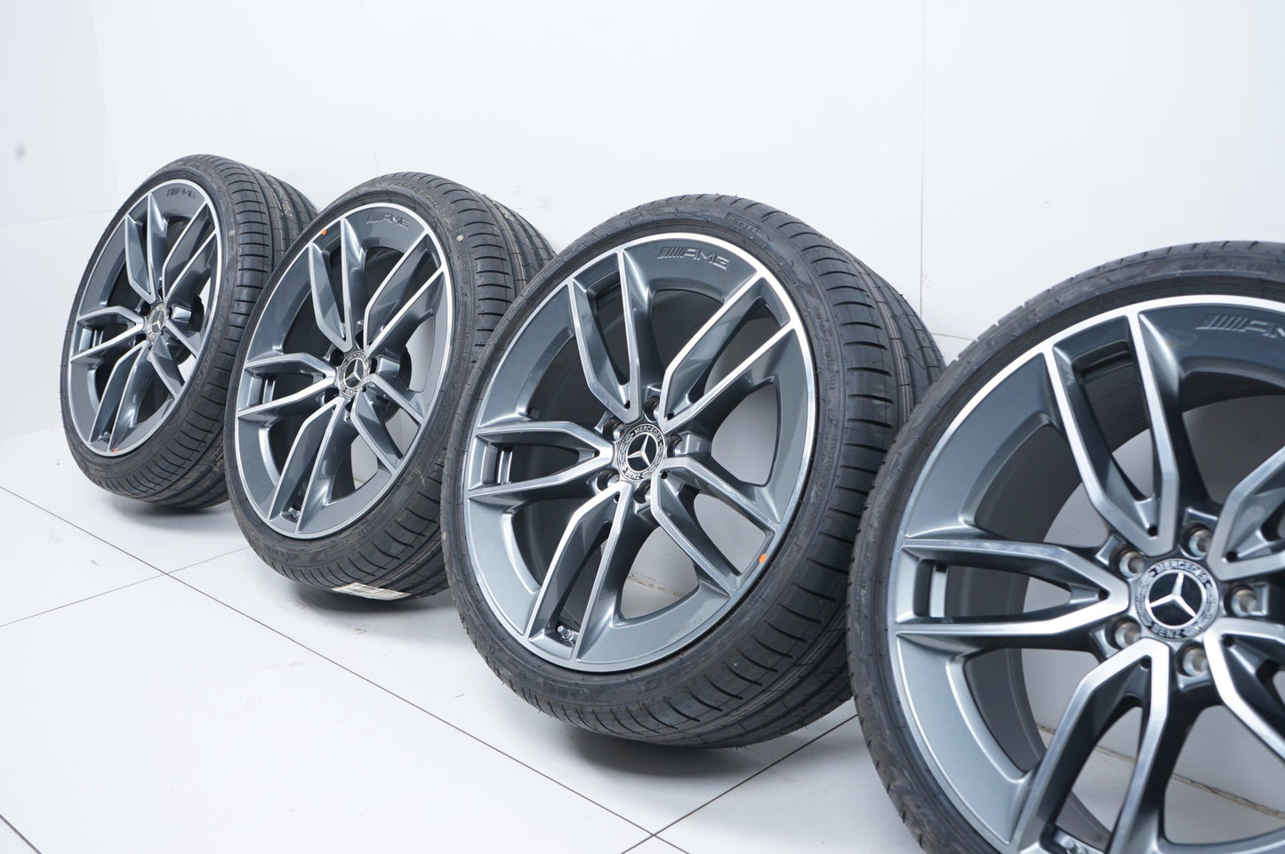 Нови Оригинал Mercedes E klasse E43 E53 AMG W213 20 Zoll Мерцедес Е класа W213 20 цола AMG Е43 Е53 джанти летен комплект летни гуми