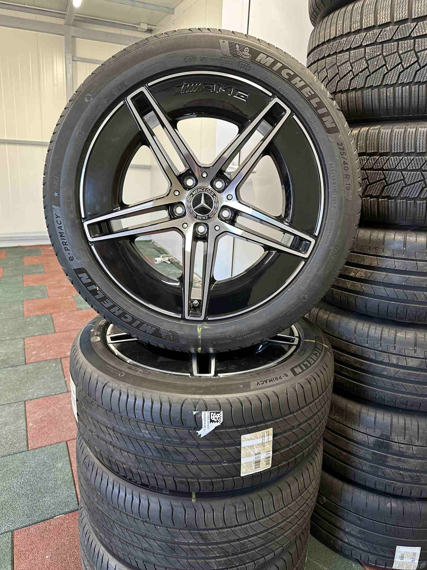 Като Нови Mercedes E Klasse W214 19 Zoll AMG Мерцедес E класа W214 19 цола AMG летен комплект летни гуми