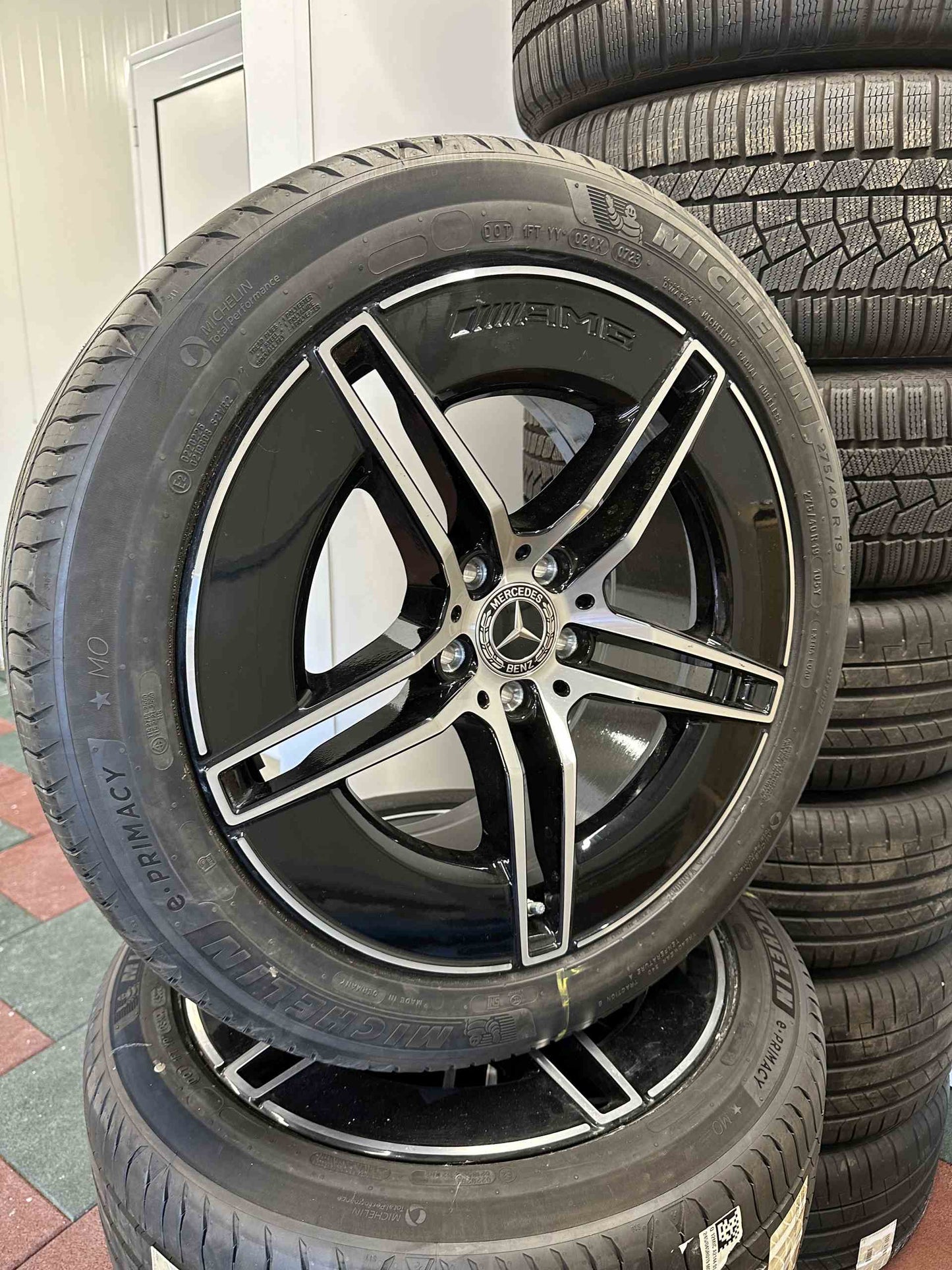 Като Нови Mercedes E Klasse W214 19 Zoll AMG Мерцедес E класа W214 19 цола AMG летен комплект летни гуми