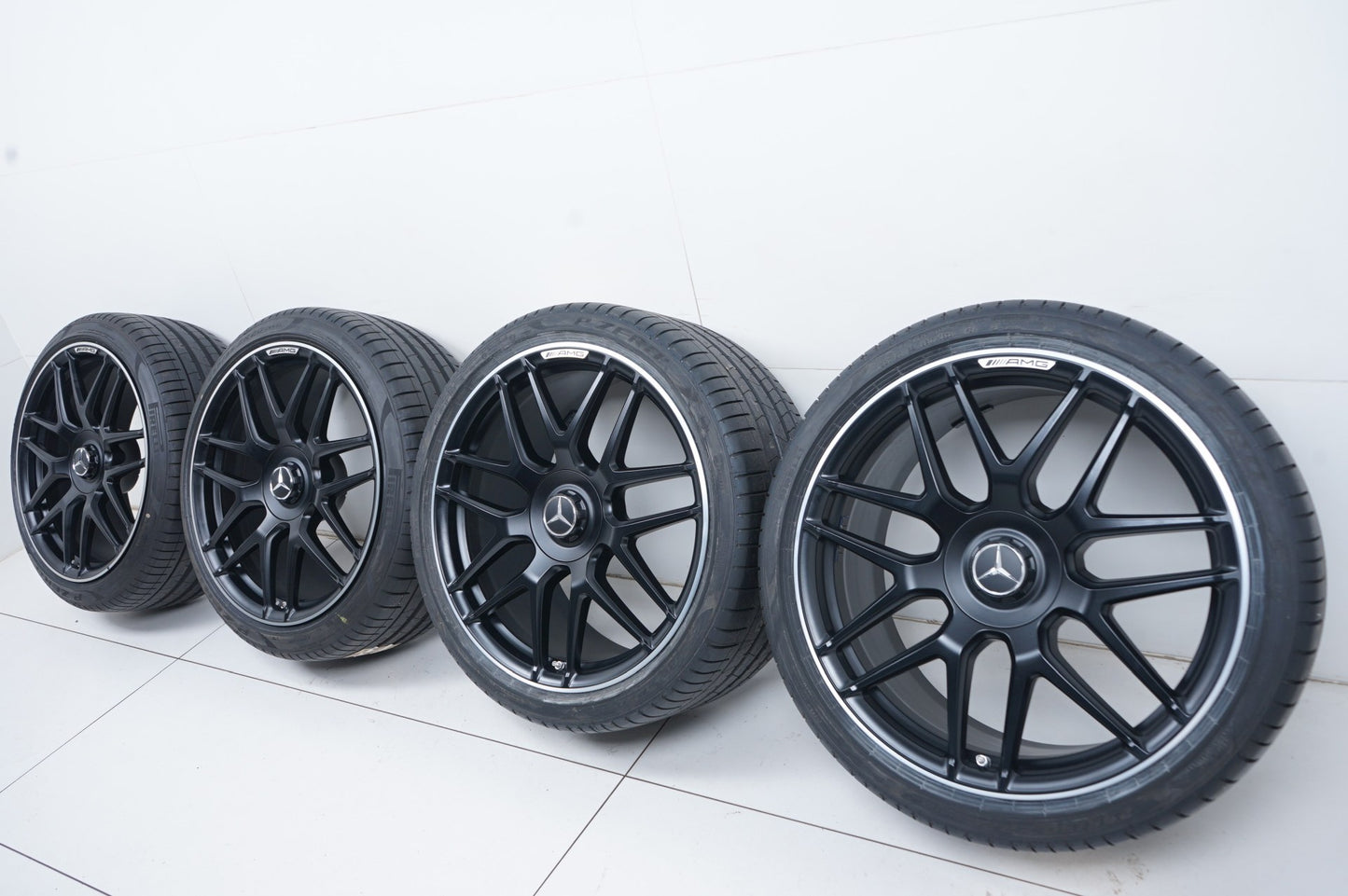 Като Нови Оригинал Mercedes E63 AMG W213 20 Zoll Мерцедес E63 AMG W213 20 цола летен комплект летни гуми