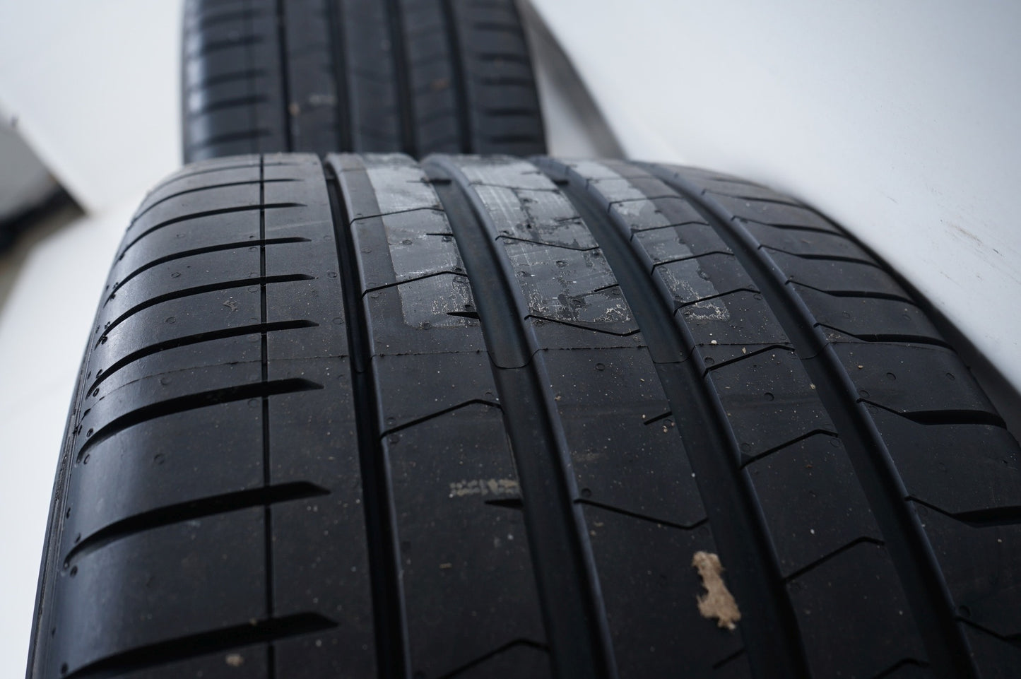 Като Нови Оригинал Mercedes E63 AMG W213 20 Zoll Мерцедес E63 AMG W213 20 цола летен комплект летни гуми