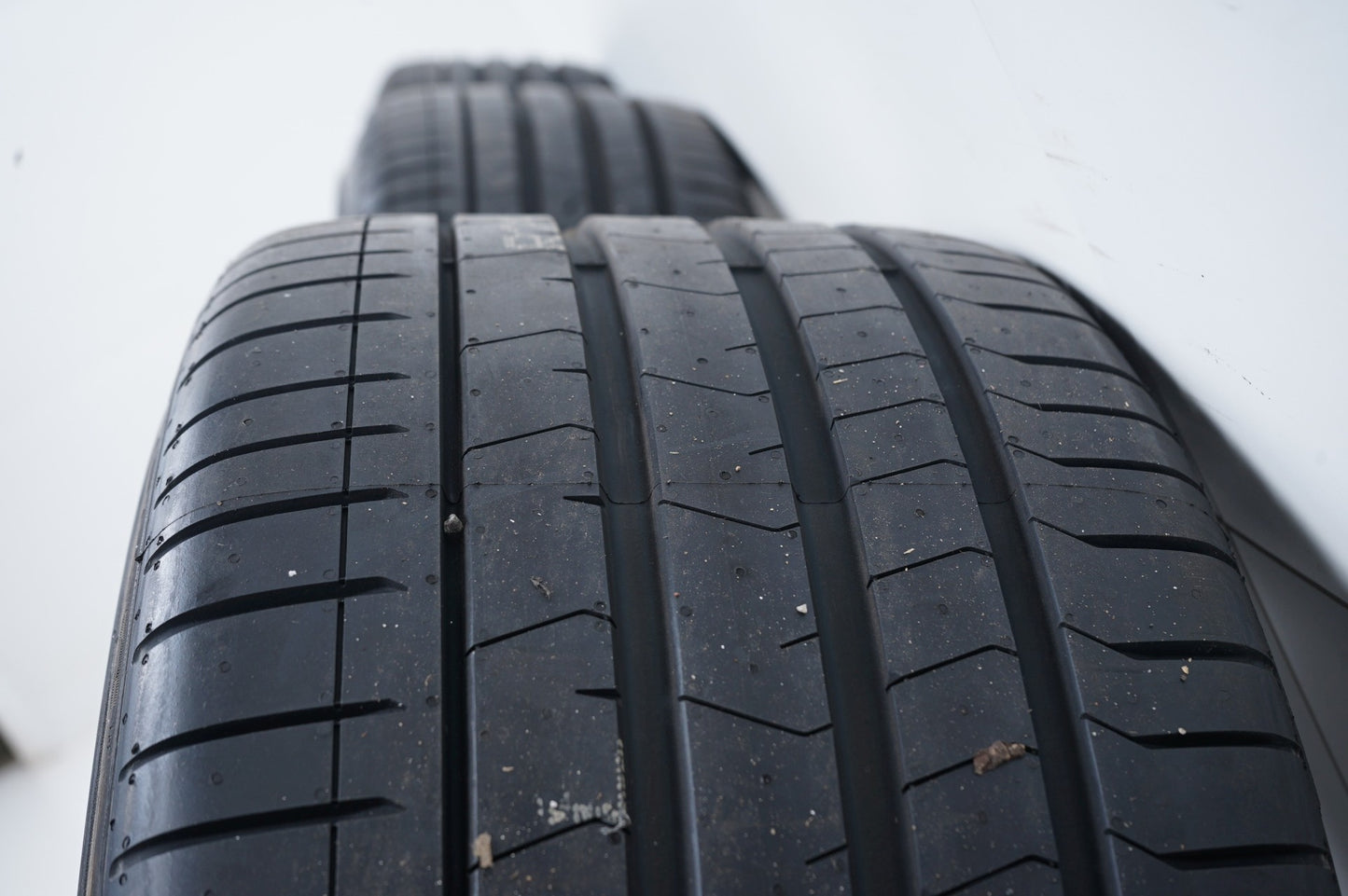 Като Нови Оригинал Mercedes E63 AMG W213 20 Zoll Мерцедес E63 AMG W213 20 цола летен комплект летни гуми