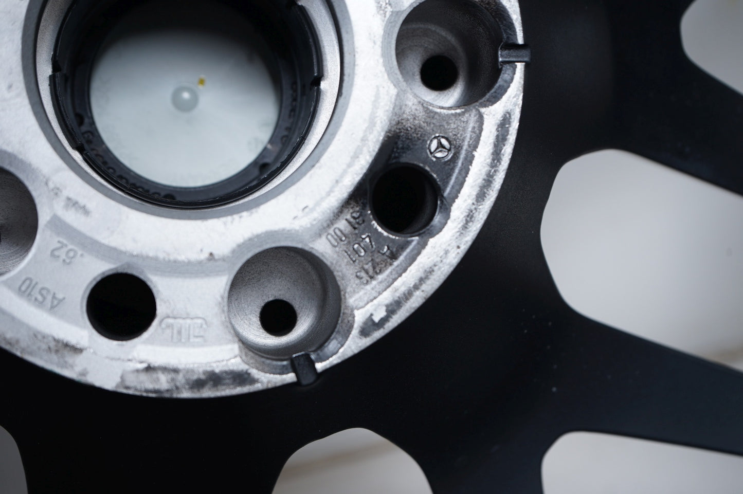 Като Нови Оригинал Mercedes E63 AMG W213 20 Zoll Мерцедес E63 AMG W213 20 цола летен комплект летни гуми