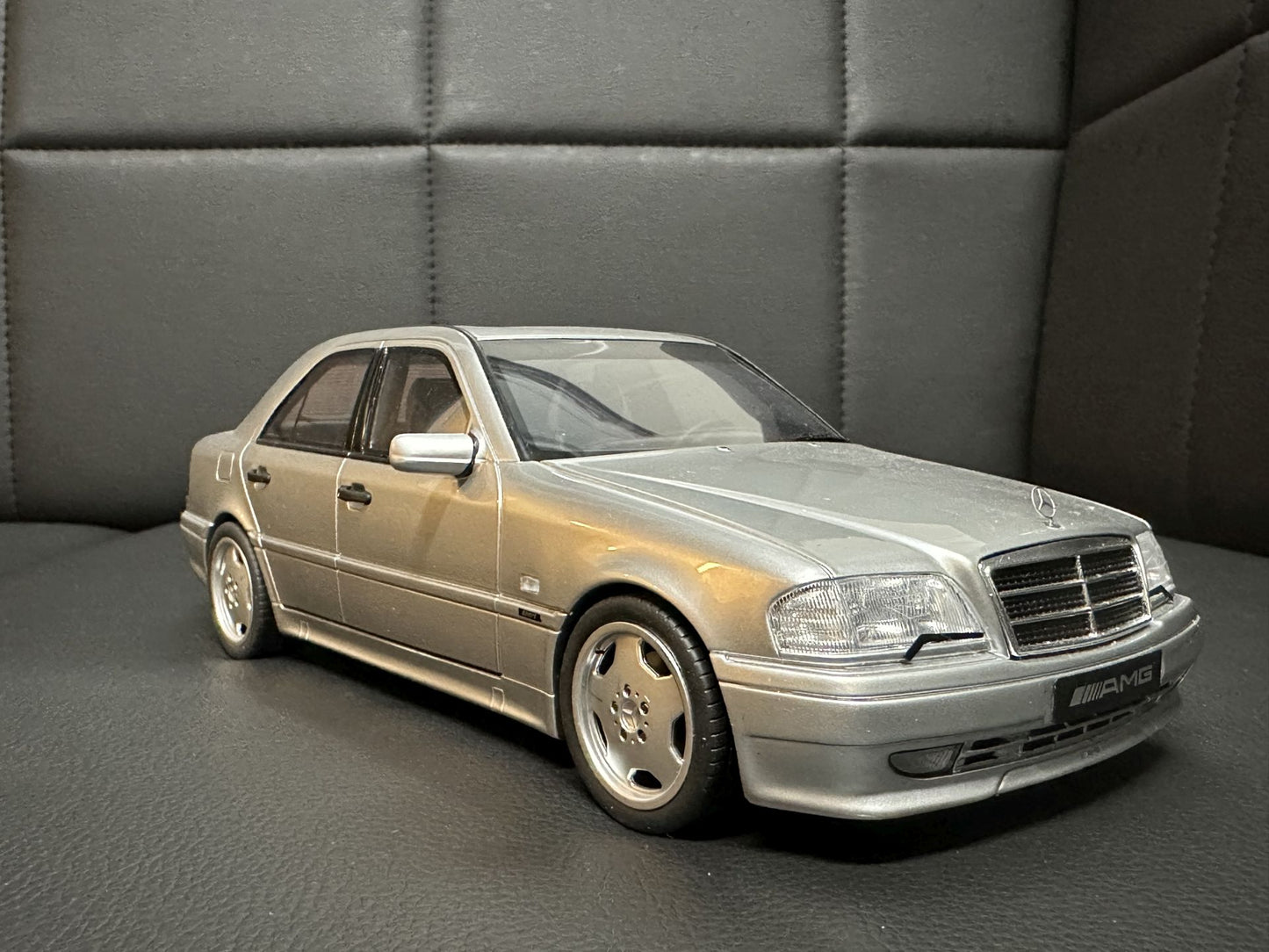 Mercedes Benz C36 AMG W202 grey Limitiert 760/3000 1:18 OTTO OT443 Мерцедес Бенц C36 Лимитирана сив