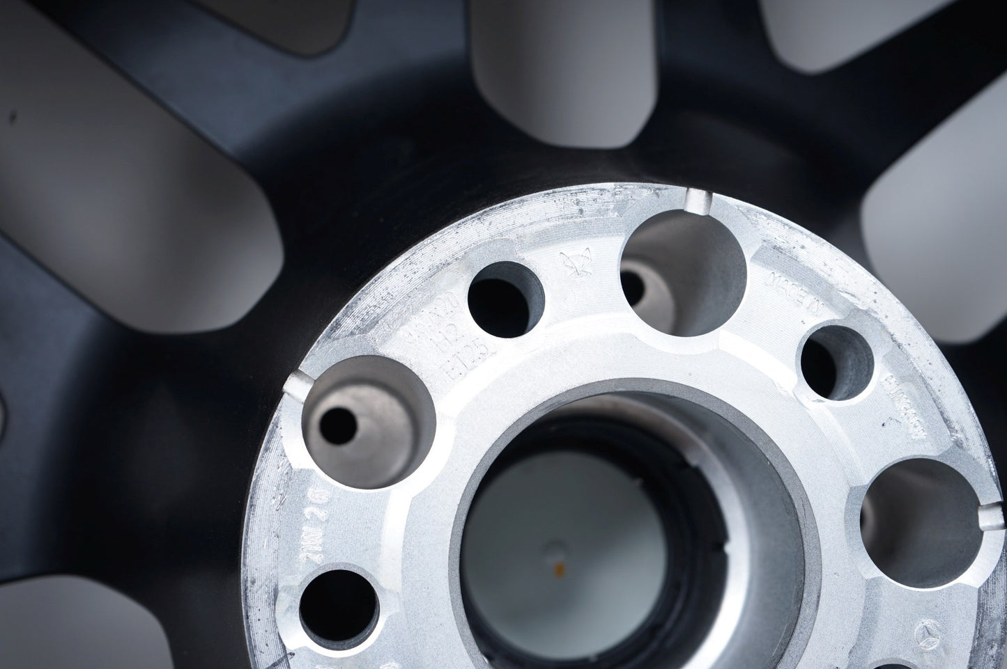 Като Нови Оригинал Mercedes E63 AMG W213 20 Zoll Мерцедес E63 AMG W213 20 цола летен комплект летни гуми