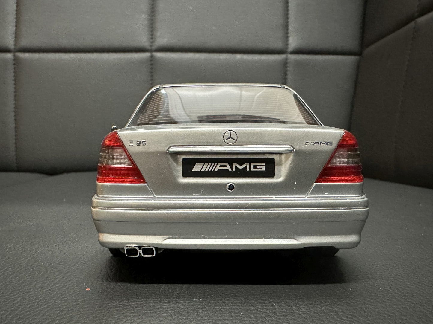 Mercedes Benz C36 AMG W202 grey Limitiert 760/3000 1:18 OTTO OT443 Мерцедес Бенц C36 Лимитирана сив