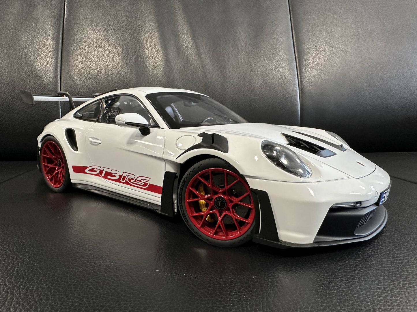 Porsche 911 GT3 RS 2022 white/red 1:12 NOREV 127530 Порше ГТ3 РС бял/червен