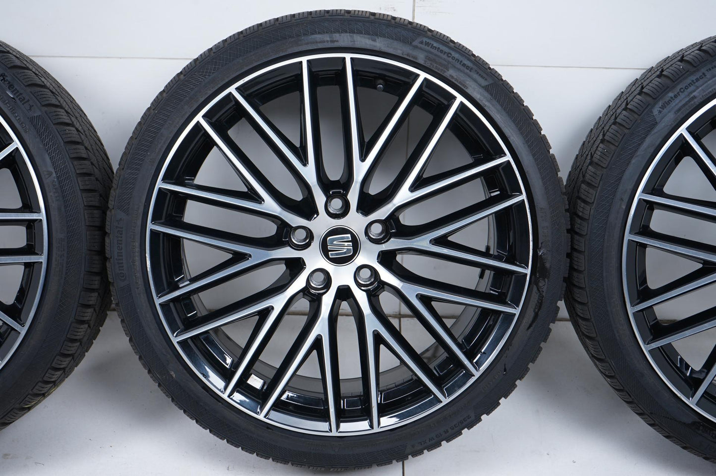 Оригинал Seat Leon Cupra 19 Zoll Сеат Леон Купра 19 цола Алуминиеви джанти зимен комплект зимни гуми