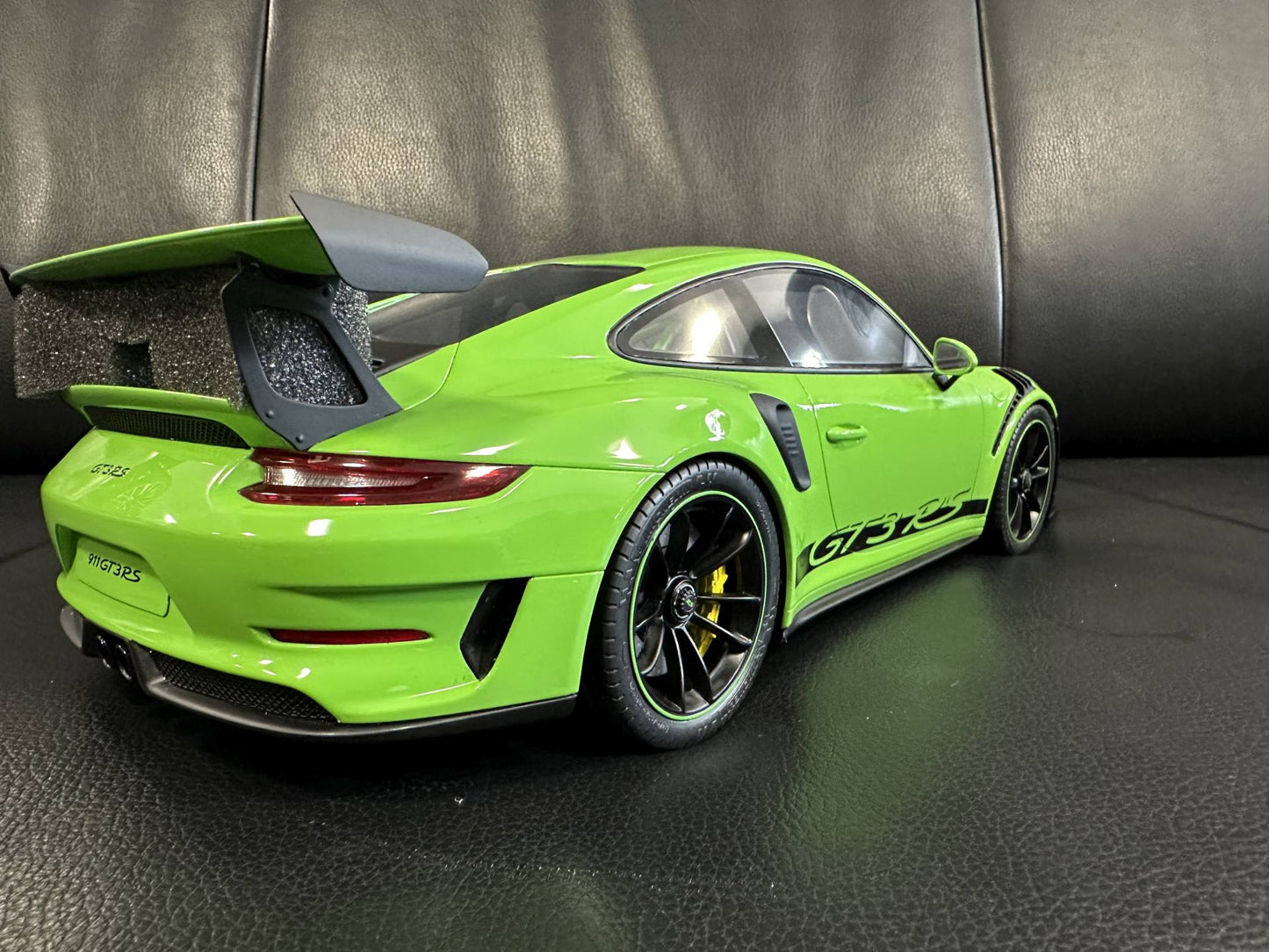 Porsche 911 991.2 GT3 RS Coupe green Limitiert 412/999 1:12 GT Spirit GT917 Порше ГТ3 зелен Лимитирана