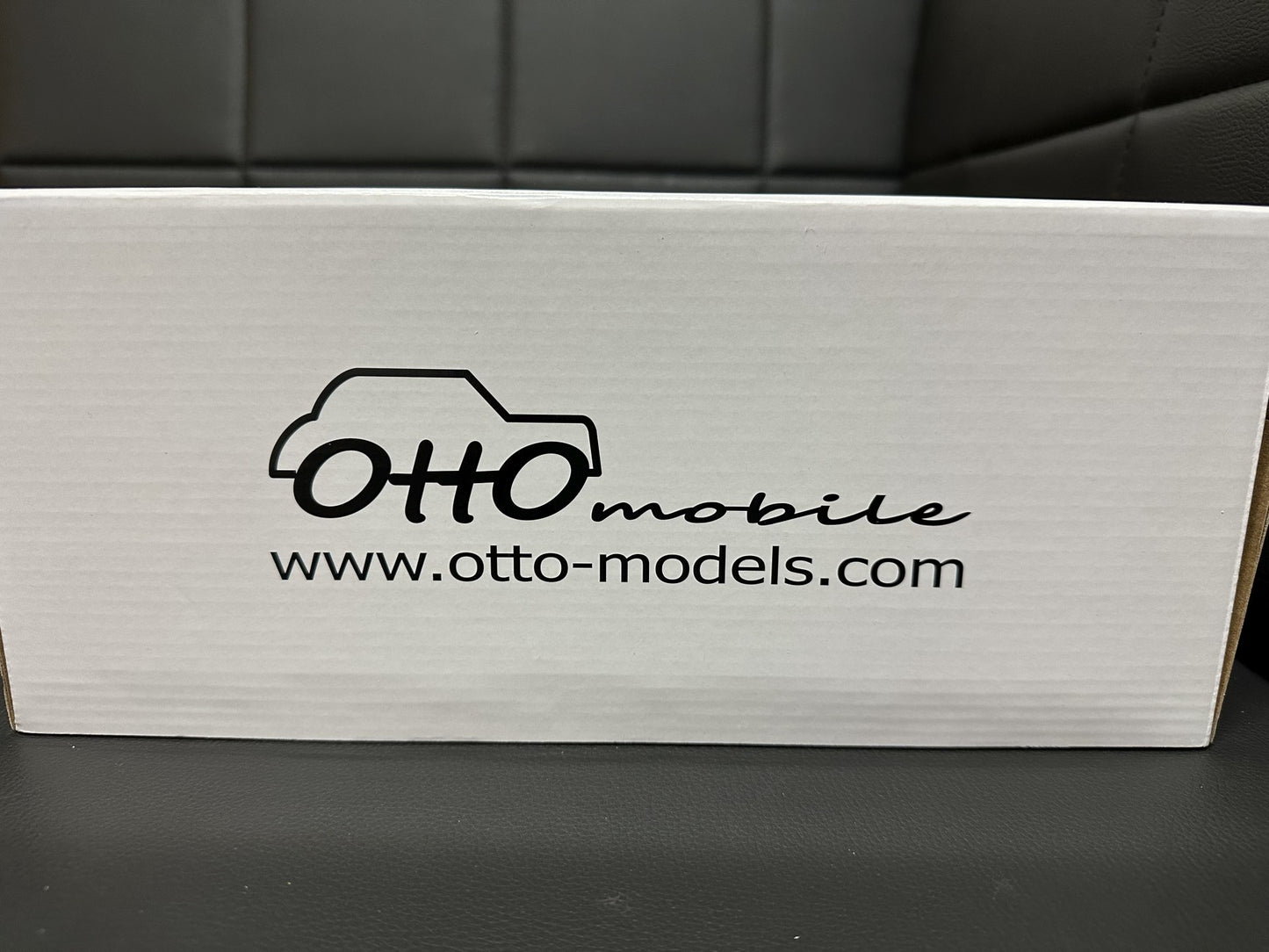 Alfa Romeo Giulia GTAm white Limitiert 330/999 1:18 OTTO OT990 Алфа Ромео Джулиа бял Лимитирана