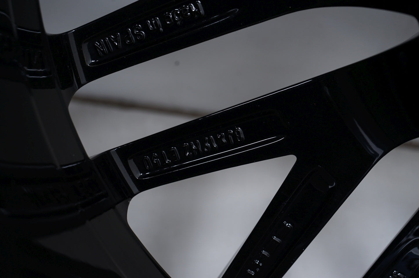 Оригинал Seat Leon Cupra 19 Zoll Сеат Леон Купра 19 цола Алуминиеви джанти зимен комплект зимни гуми