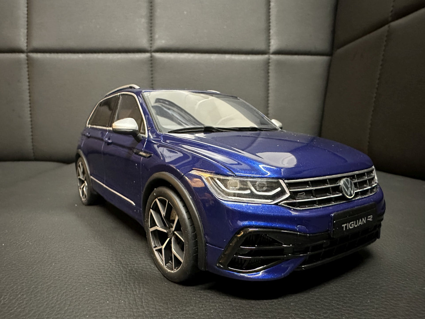 Volkswagen Tiguan R blue Limitiert 1058/1500 1:18 OTTO OT423 Фолксваген Тигуан Р син Лимитирана