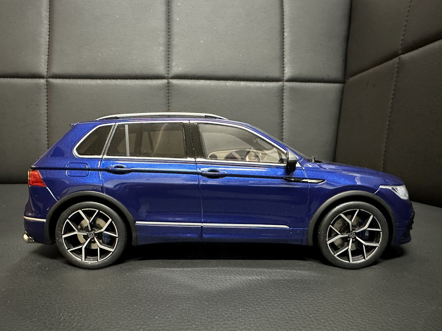 Volkswagen Tiguan R blue Limitiert 1058/1500 1:18 OTTO OT423 Фолксваген Тигуан Р син Лимитирана