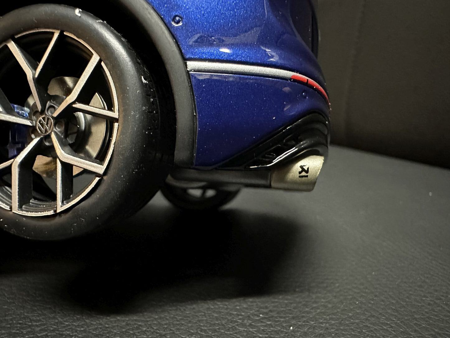 Volkswagen Tiguan R blue Limitiert 1058/1500 1:18 OTTO OT423 Фолксваген Тигуан Р син Лимитирана