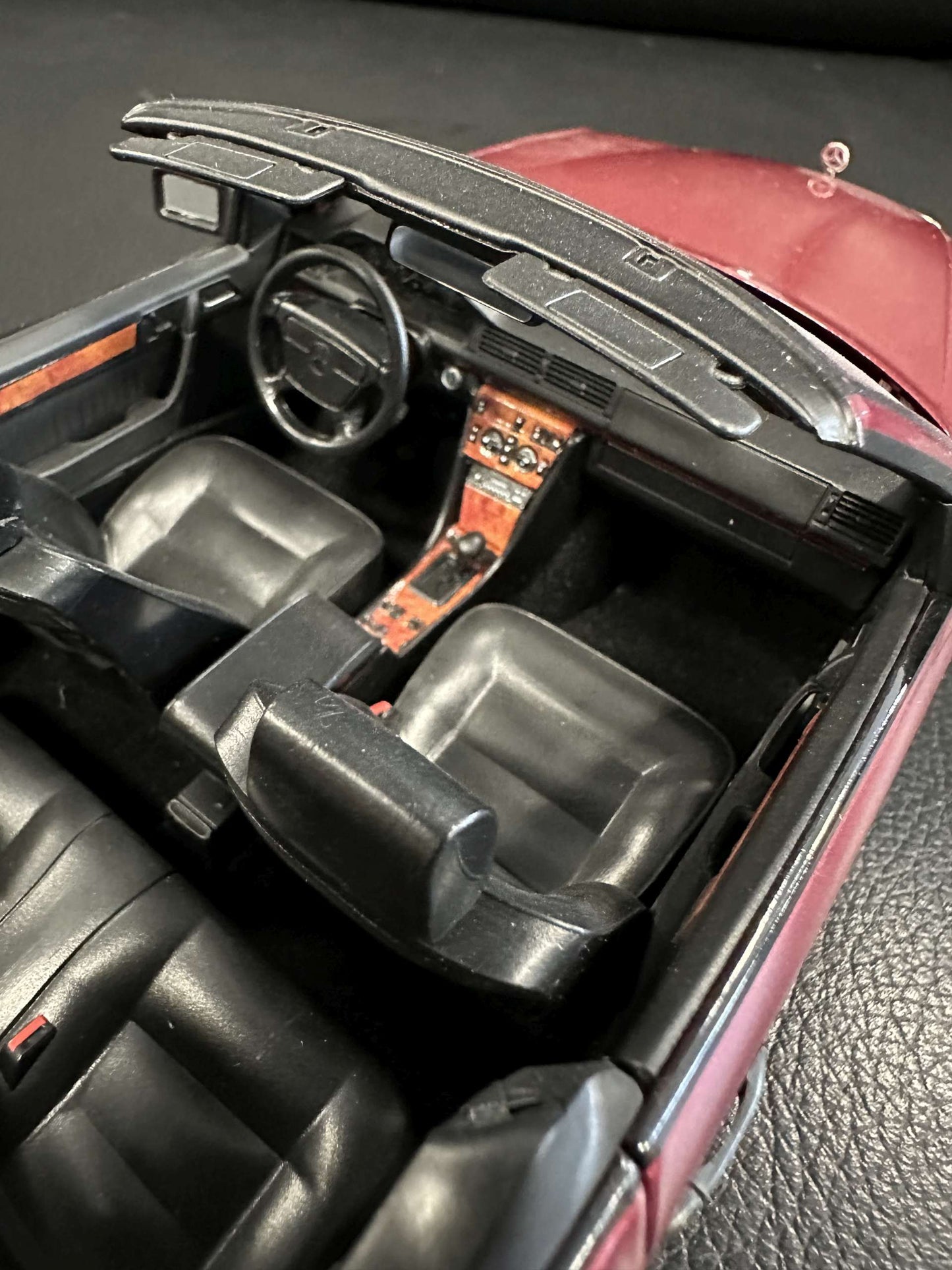 Mercedes Benz 300CE-24 Cabrio red 1:18 NOREV B66040616 Мерцедес Бенц 300CE червен отваряем