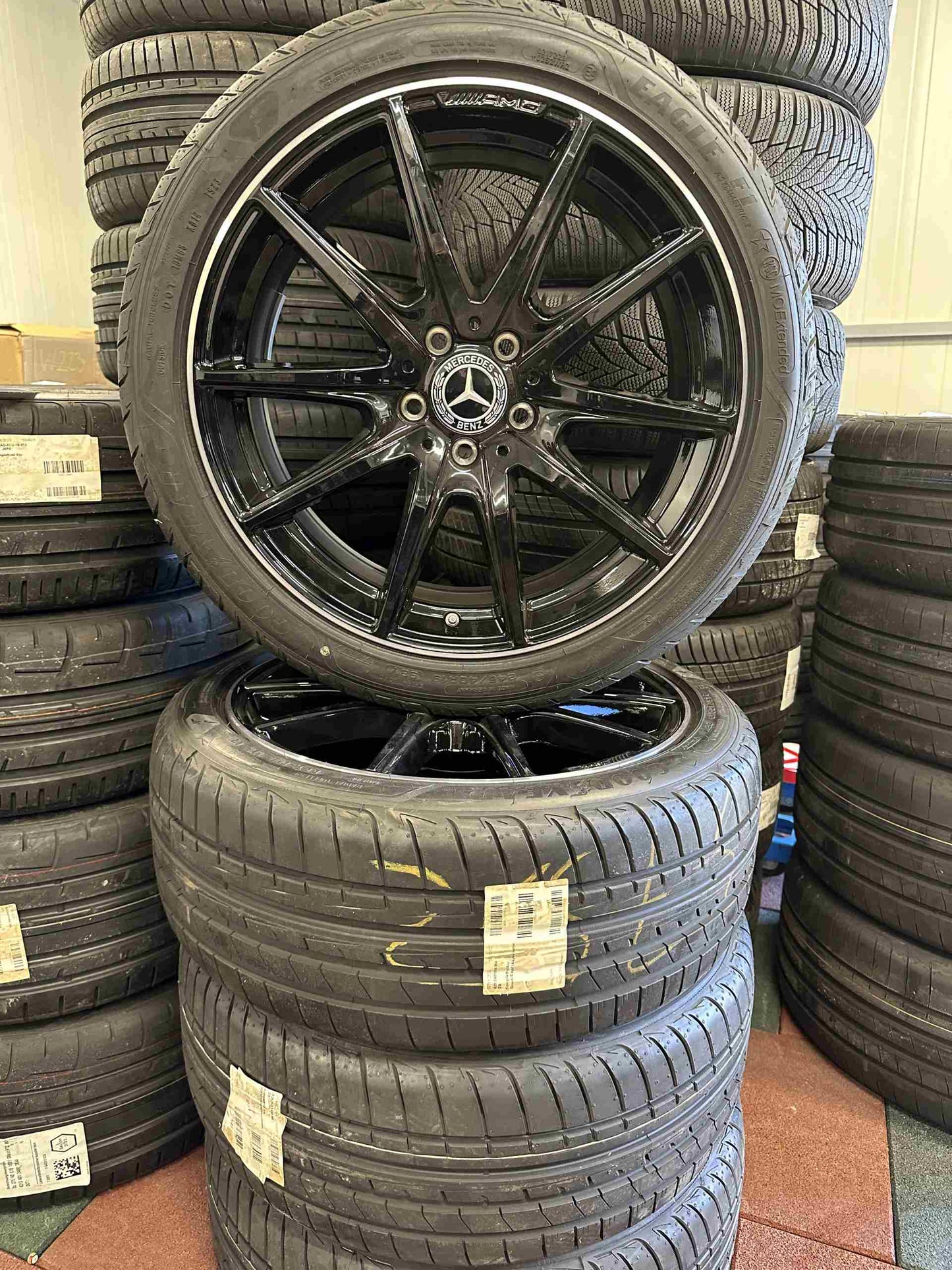 Като Нови Оригинал Mercedes E Klasse W213 AMG 245 40 19 Zoll Е класа W213 19 цола AMG джанти летен комплект летни гуми