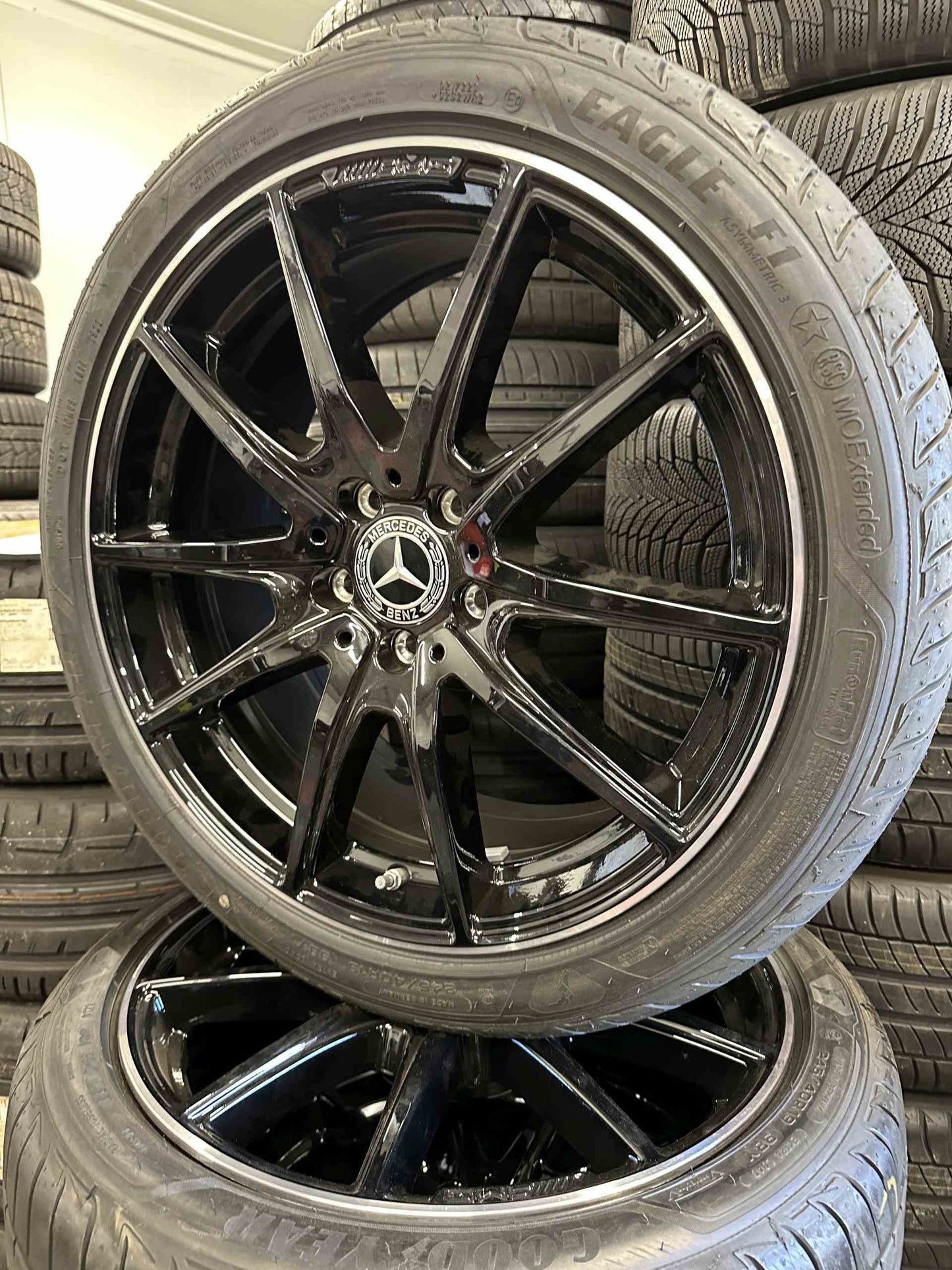 Като Нови Оригинал Mercedes E Klasse W213 AMG 245 40 19 Zoll Е класа W213 19 цола AMG джанти летен комплект летни гуми
