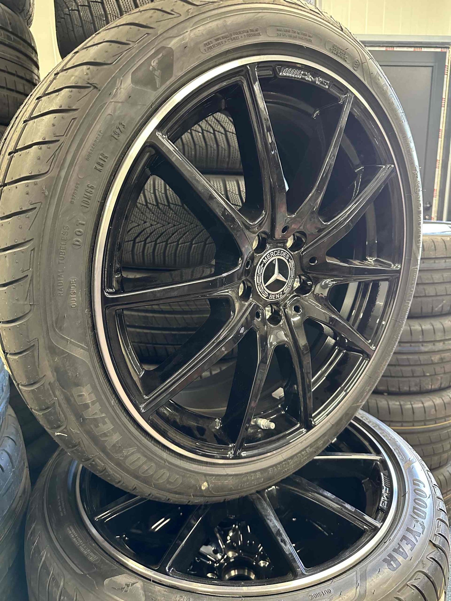 Като Нови Оригинал Mercedes E Klasse W213 AMG 245 40 19 Zoll Е класа W213 19 цола AMG джанти летен комплект летни гуми