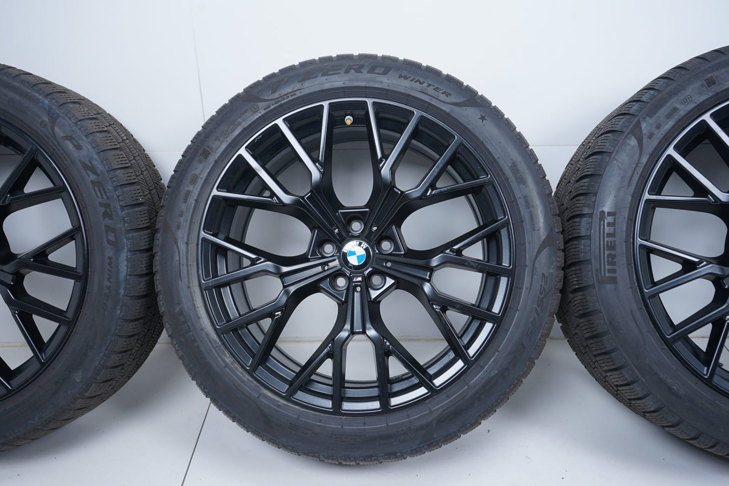 Оригинал BMW 7er i7 G70 G7L 20 Zoll 911M Бмв 7-ма серия и7 Г70 20 цола 911М зимен комплект зимни гуми
