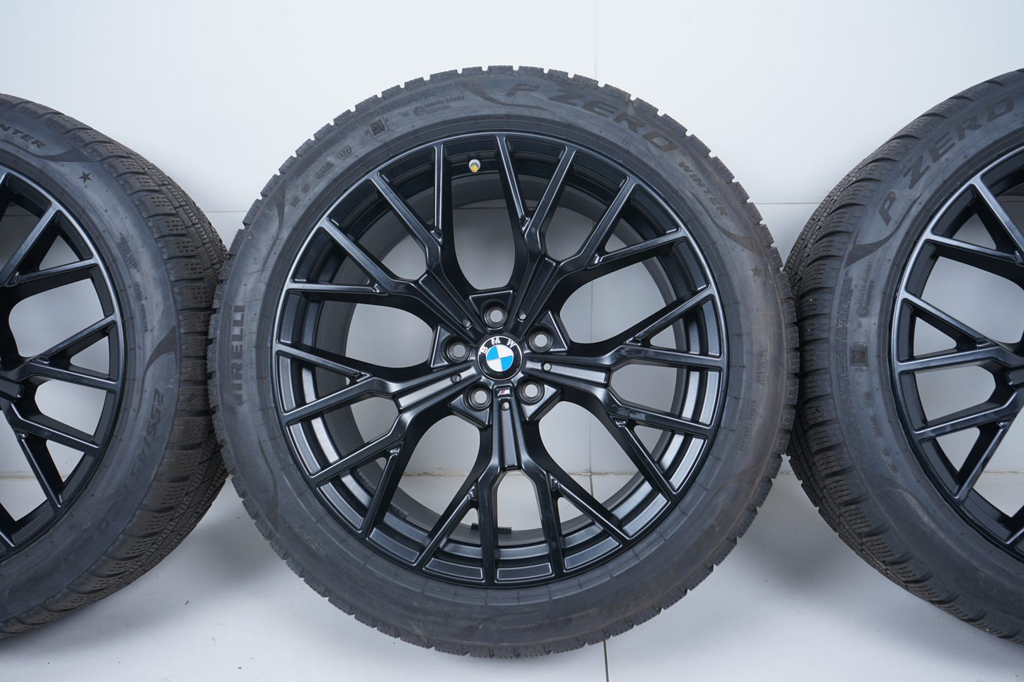 Оригинал BMW 7er i7 G70 G7L 20 Zoll 911M Бмв 7-ма серия и7 Г70 20 цола 911М зимен комплект зимни гуми